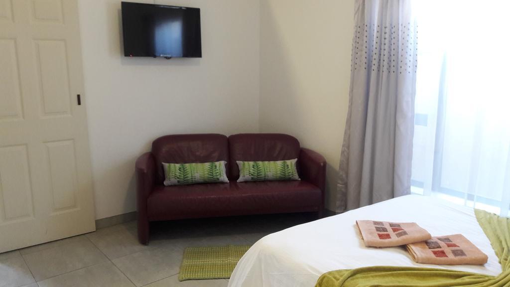 Self-Catering Studio, Unit 6 On Krupp Windhoek Kültér fotó
