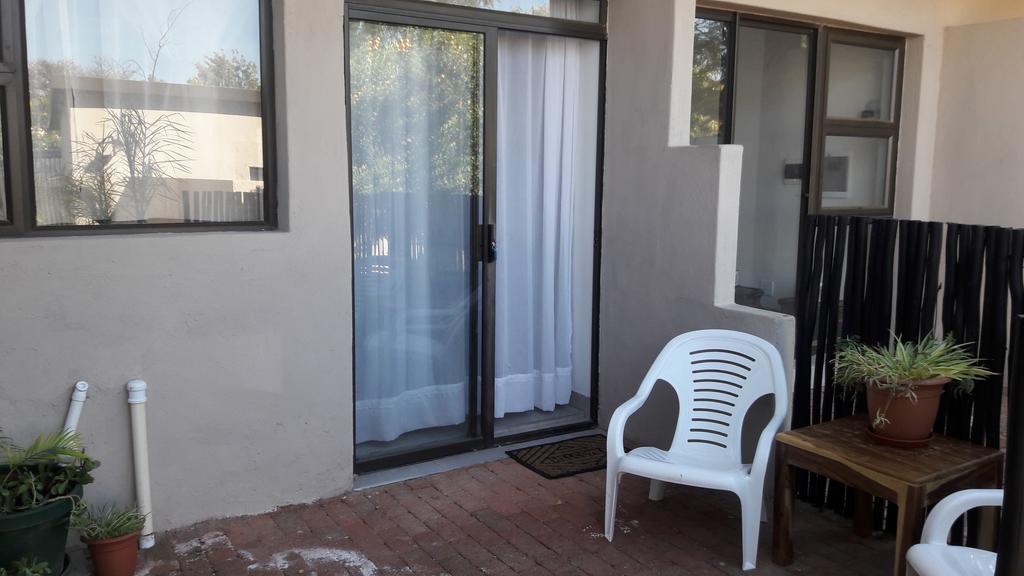 Self-Catering Studio, Unit 6 On Krupp Windhoek Kültér fotó