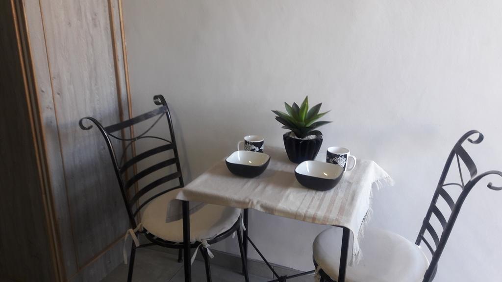 Self-Catering Studio, Unit 6 On Krupp Windhoek Kültér fotó