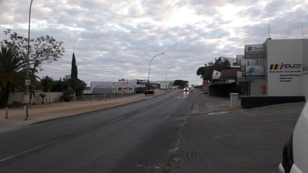 Self-Catering Studio, Unit 6 On Krupp Windhoek Kültér fotó