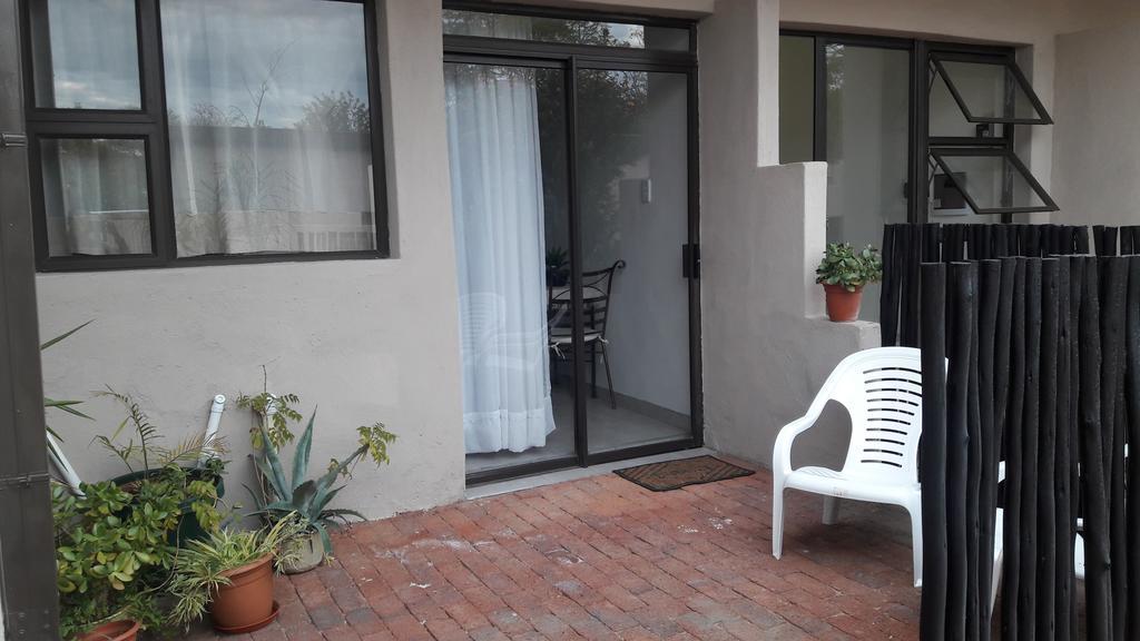 Self-Catering Studio, Unit 6 On Krupp Windhoek Kültér fotó