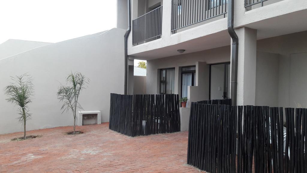 Self-Catering Studio, Unit 6 On Krupp Windhoek Kültér fotó